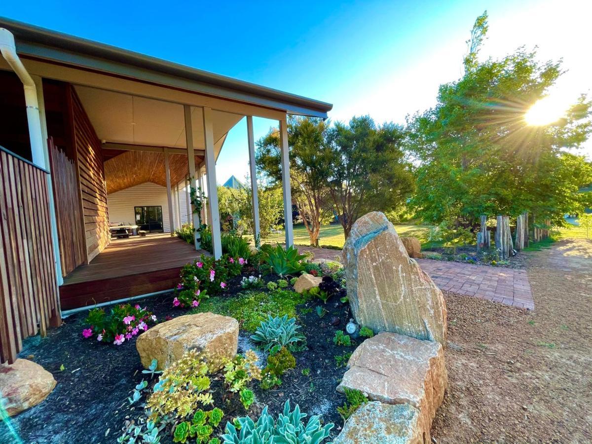 Grape Juice Retreat Rustic Romantic Gateway 5Mins To Beaches & Town Margaret River Exterior photo