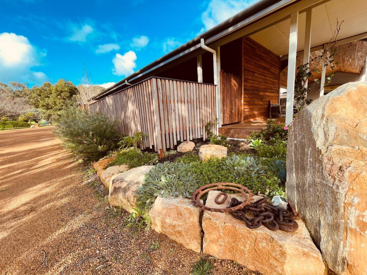 Grape Juice Retreat Rustic Romantic Gateway 5Mins To Beaches & Town Margaret River Exterior photo