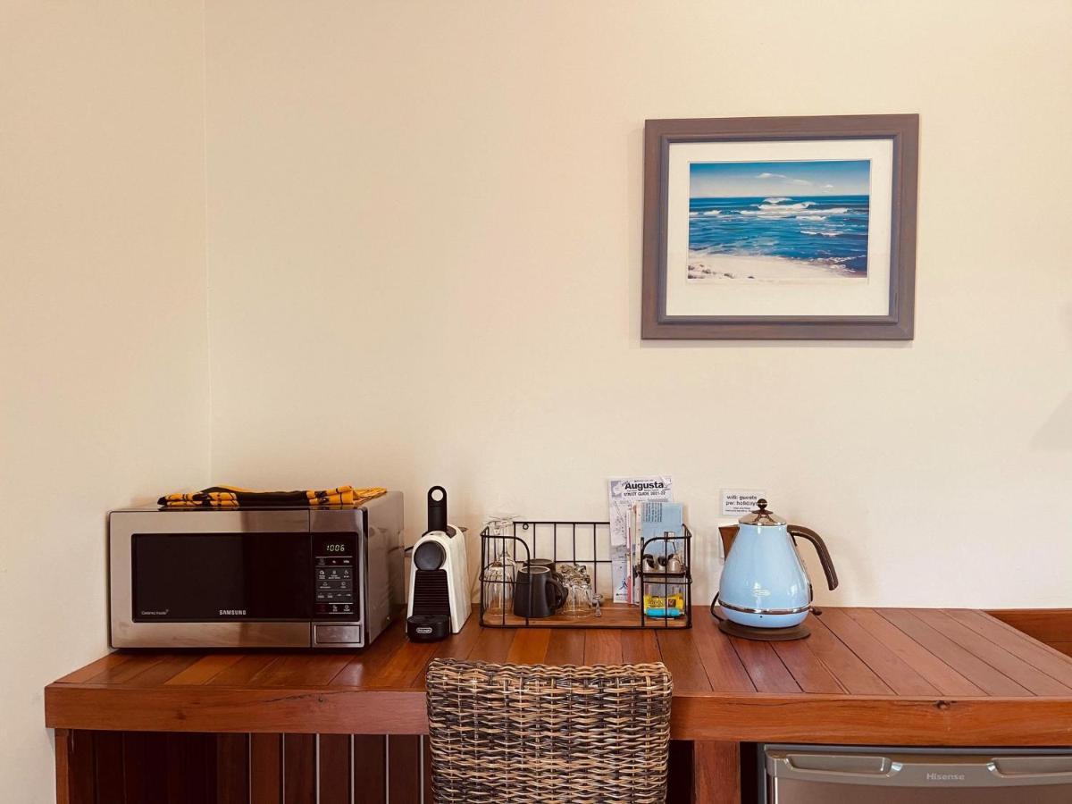 Grape Juice Retreat Rustic Romantic Gateway 5Mins To Beaches & Town Margaret River Exterior photo