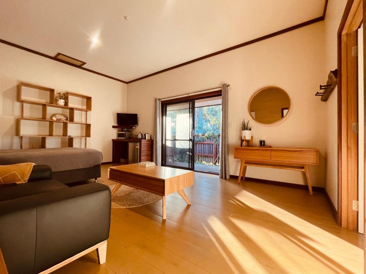 Grape Juice Retreat Rustic Romantic Gateway 5Mins To Beaches & Town Margaret River Exterior photo