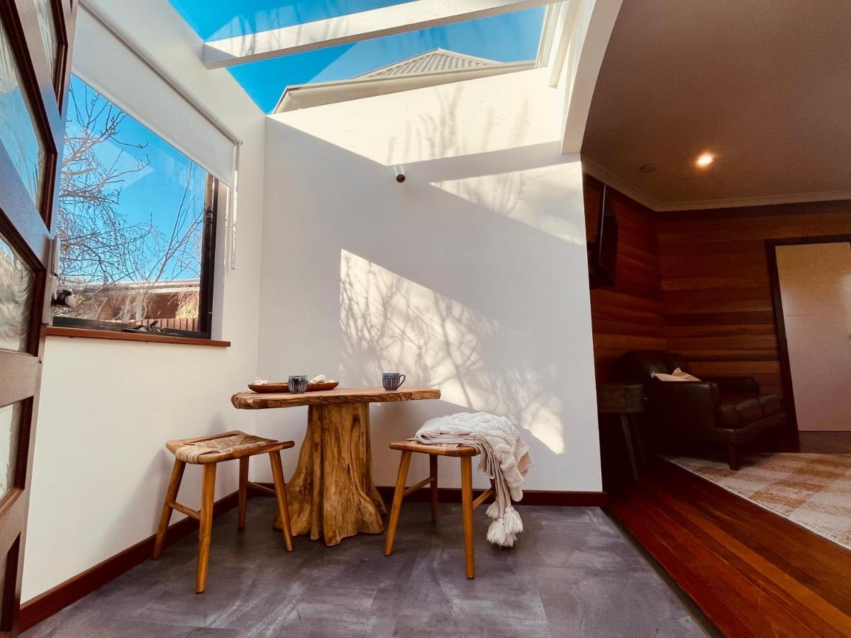 Grape Juice Retreat Rustic Romantic Gateway 5Mins To Beaches & Town Margaret River Exterior photo